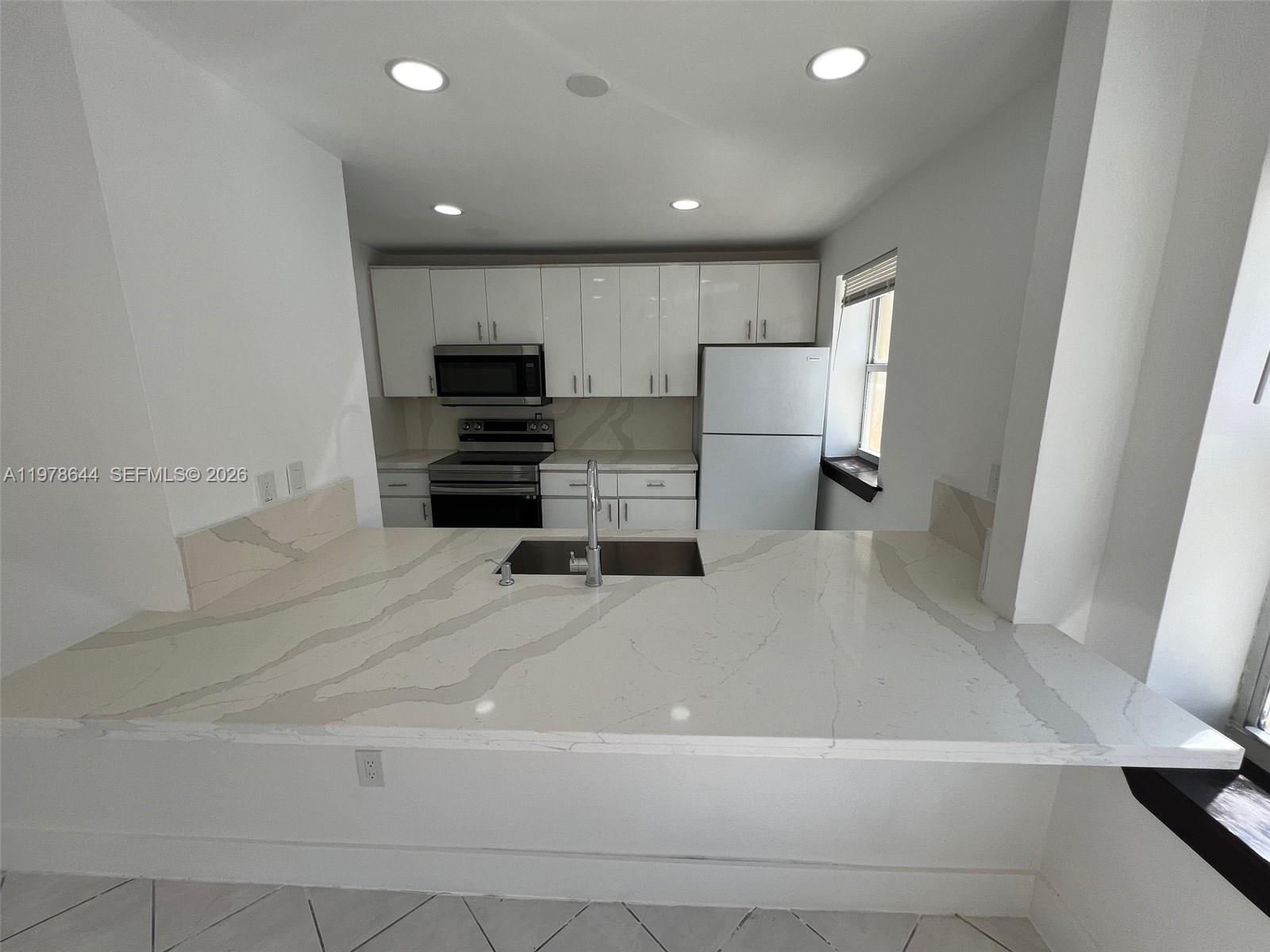 1308 Drexel Ave 103 Property Photo 5