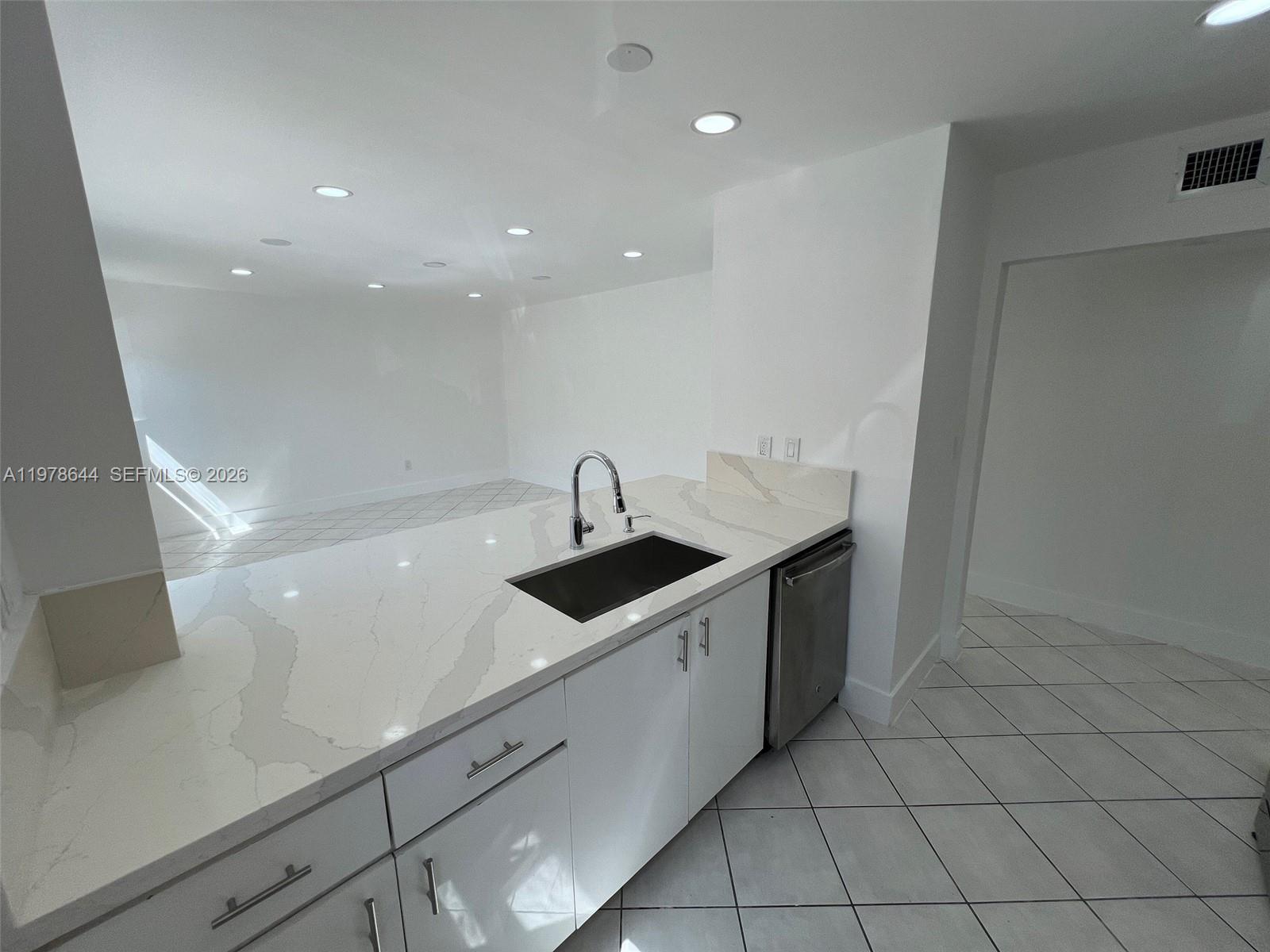 1308 Drexel Ave 103 Property Photo 9
