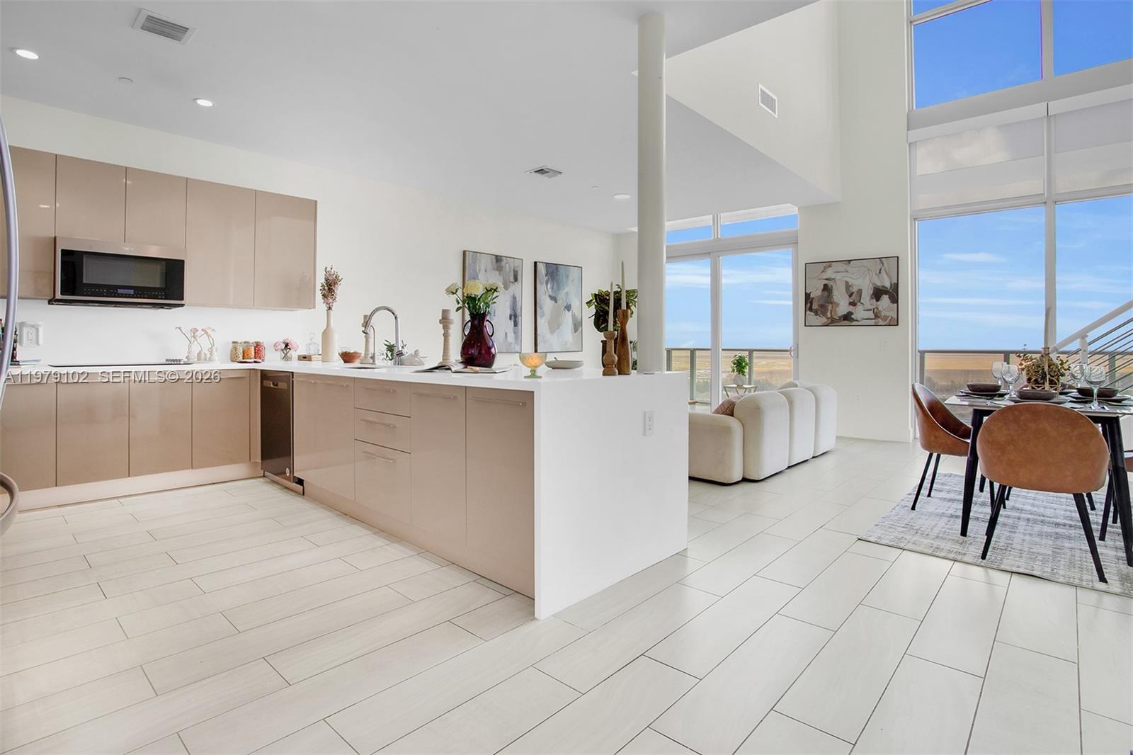 2000 Metropica Way Ph02 Property Photo 2