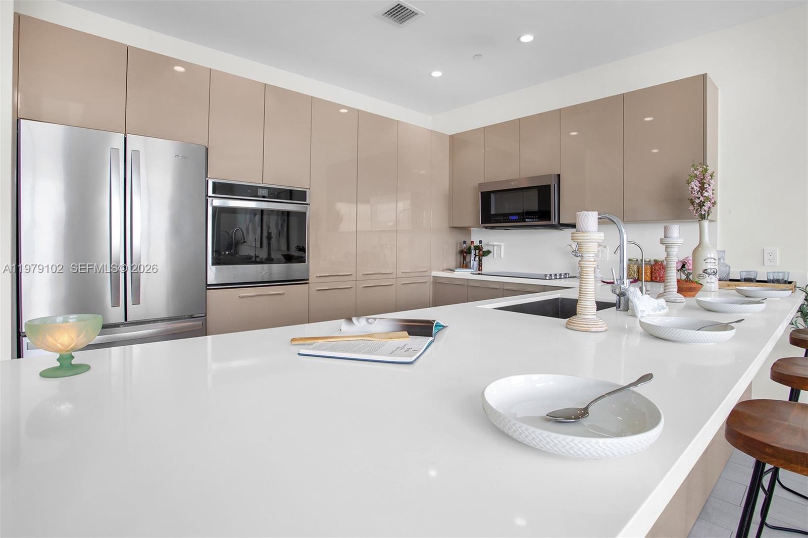 2000 Metropica Way Ph02 Property Photo 13