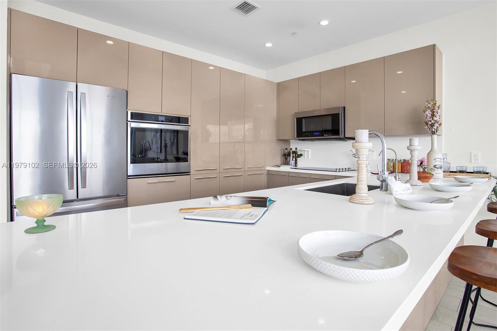 2000 Metropica Way Ph02 Property Photo 14