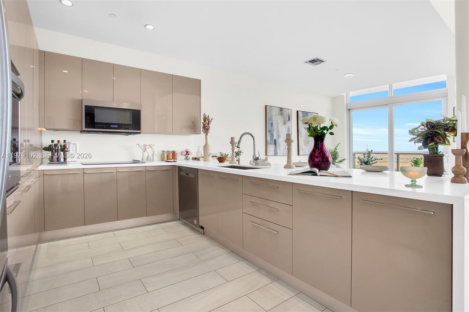 2000 Metropica Way Ph02 Property Photo 17