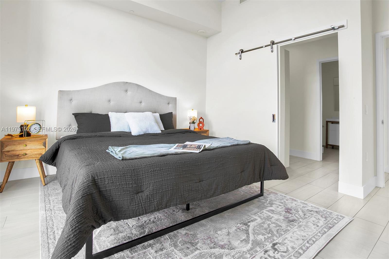 2000 Metropica Way Ph02 Property Photo 25