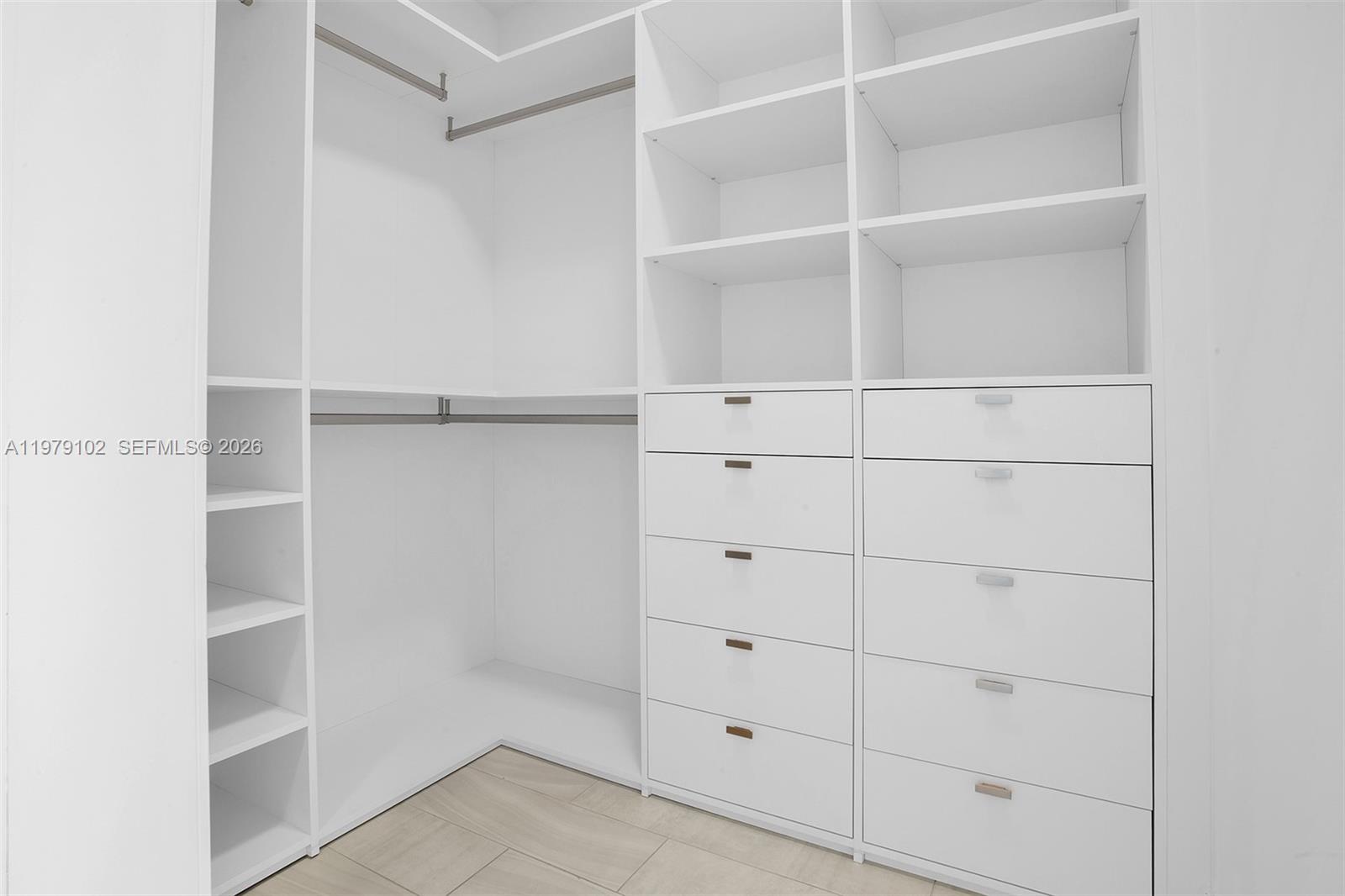 2000 Metropica Way Ph02 Property Photo 40