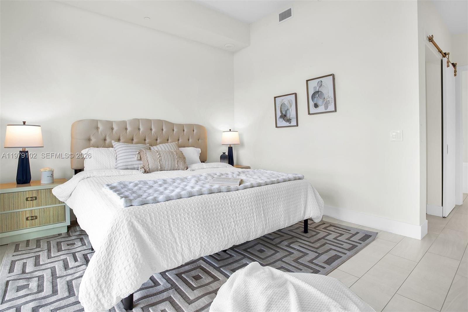 2000 Metropica Way Ph02 Property Photo 44