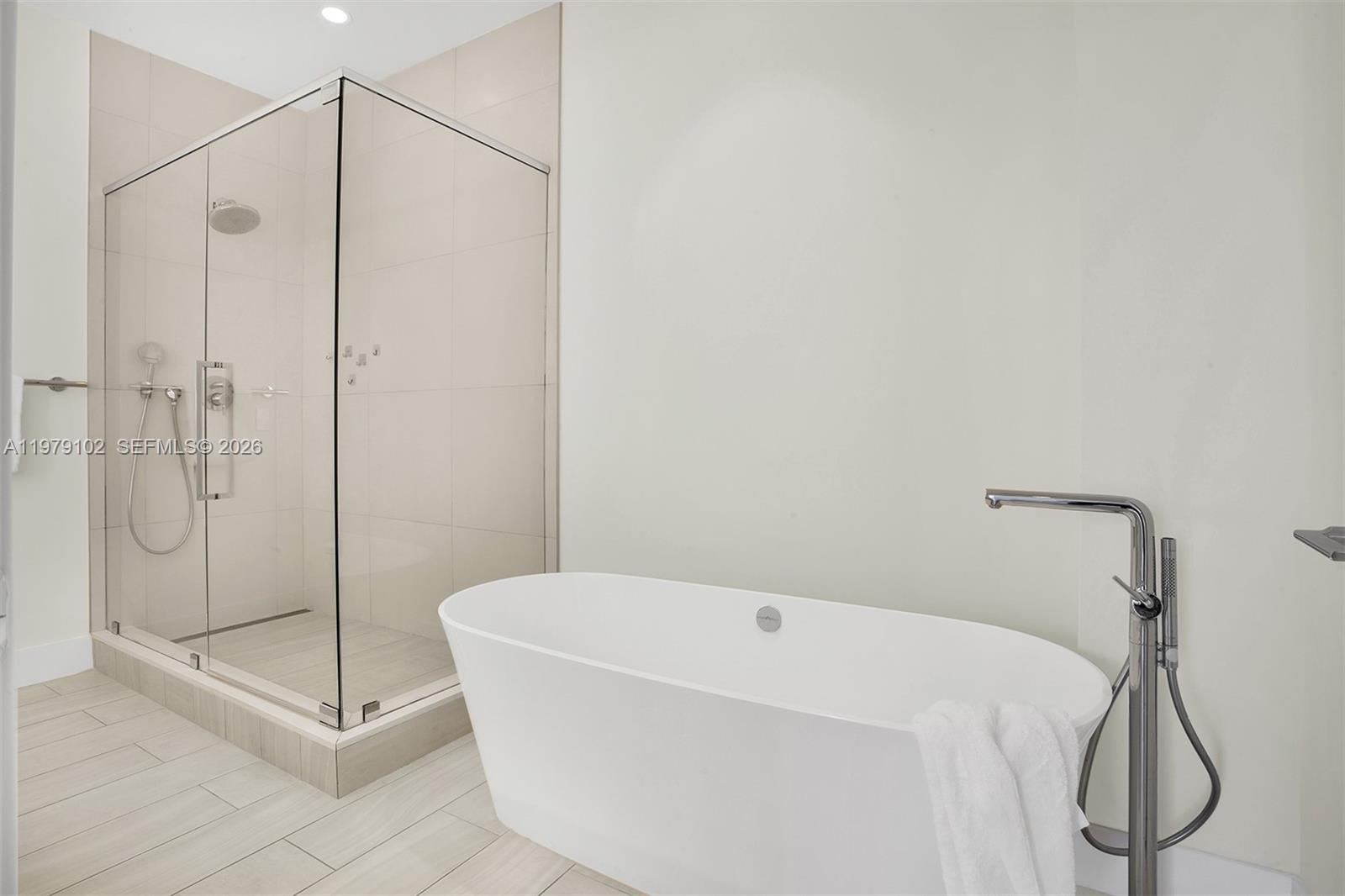 2000 Metropica Way Ph02 Property Photo 48