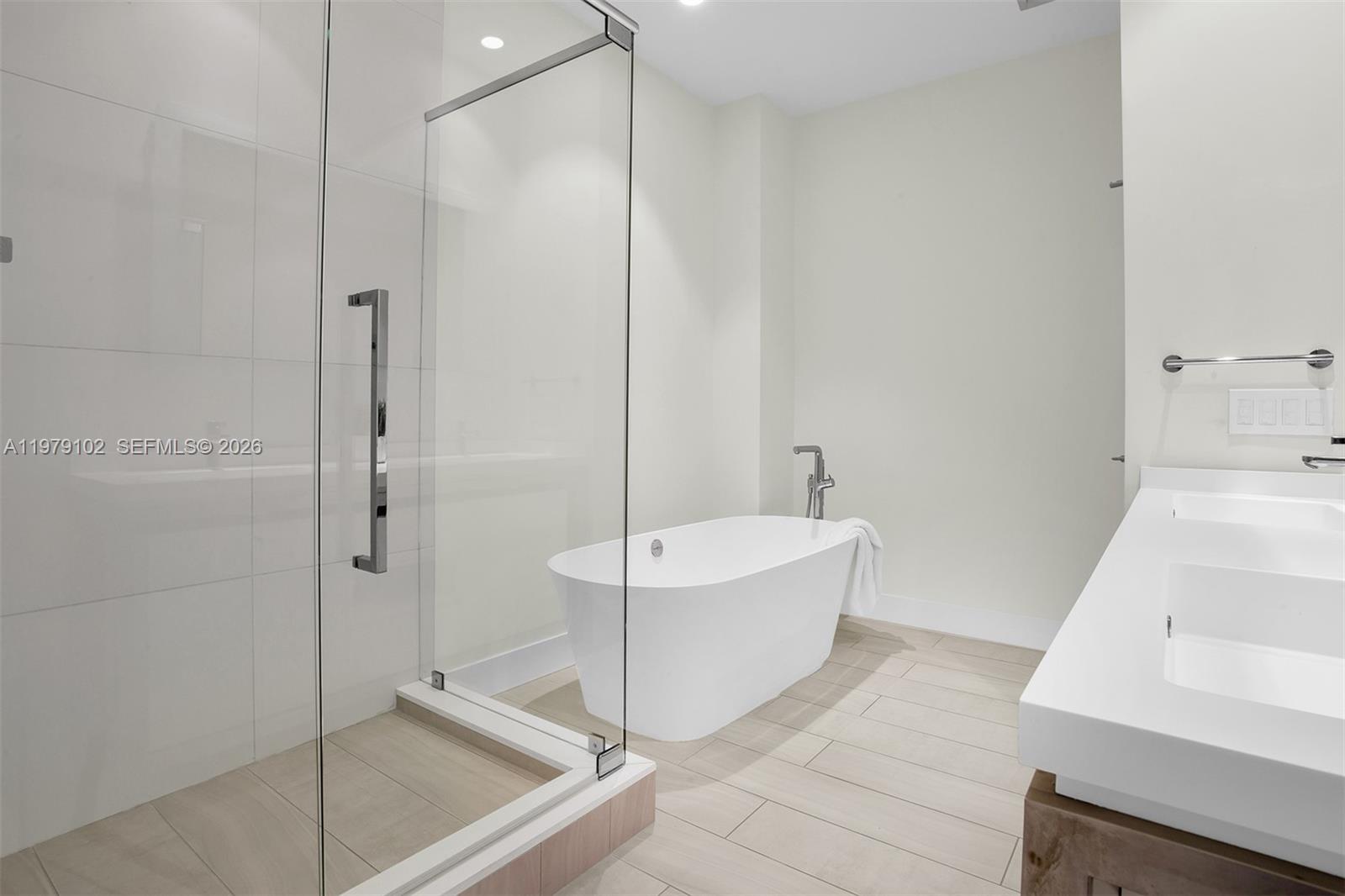 2000 Metropica Way Ph02 Property Photo 49