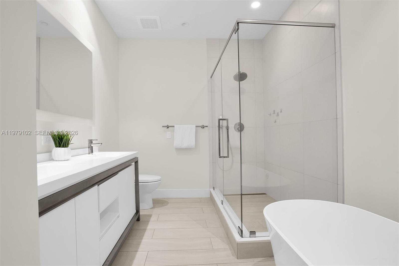 2000 Metropica Way Ph02 Property Photo 51