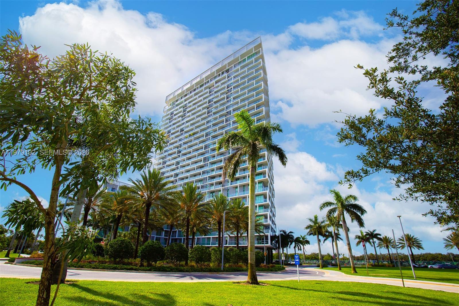 2000 Metropica Way Ph02 Property Photo 61