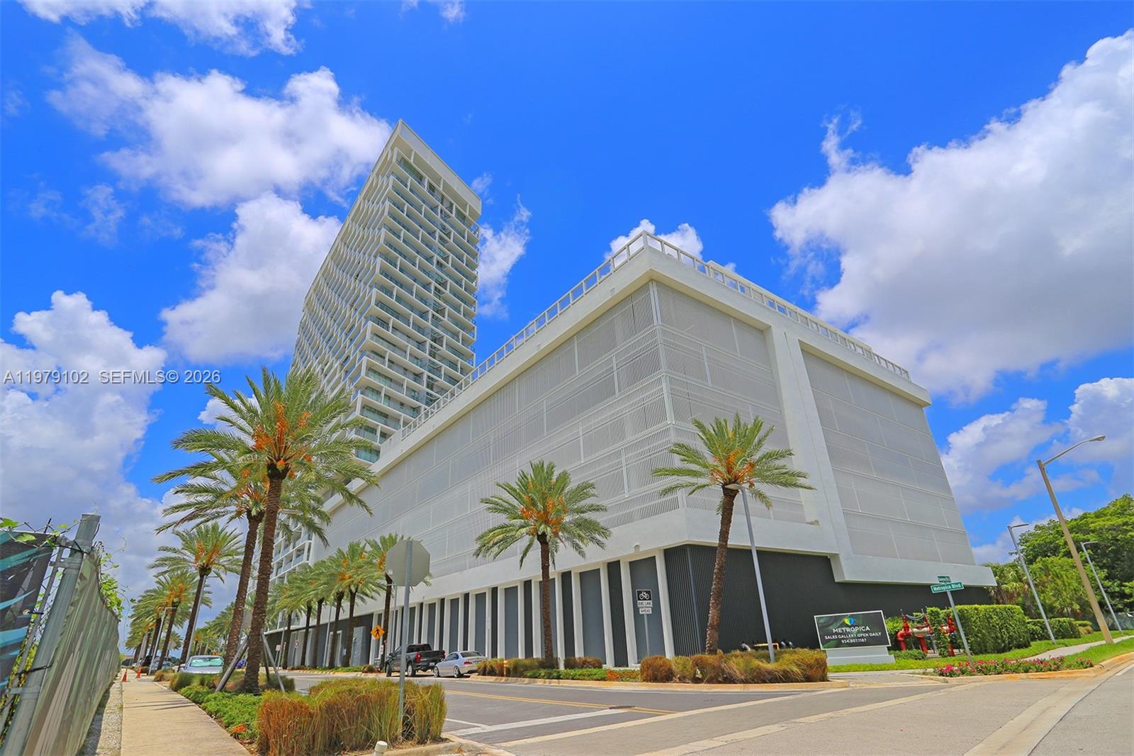 2000 Metropica Way Ph02 Property Photo 62