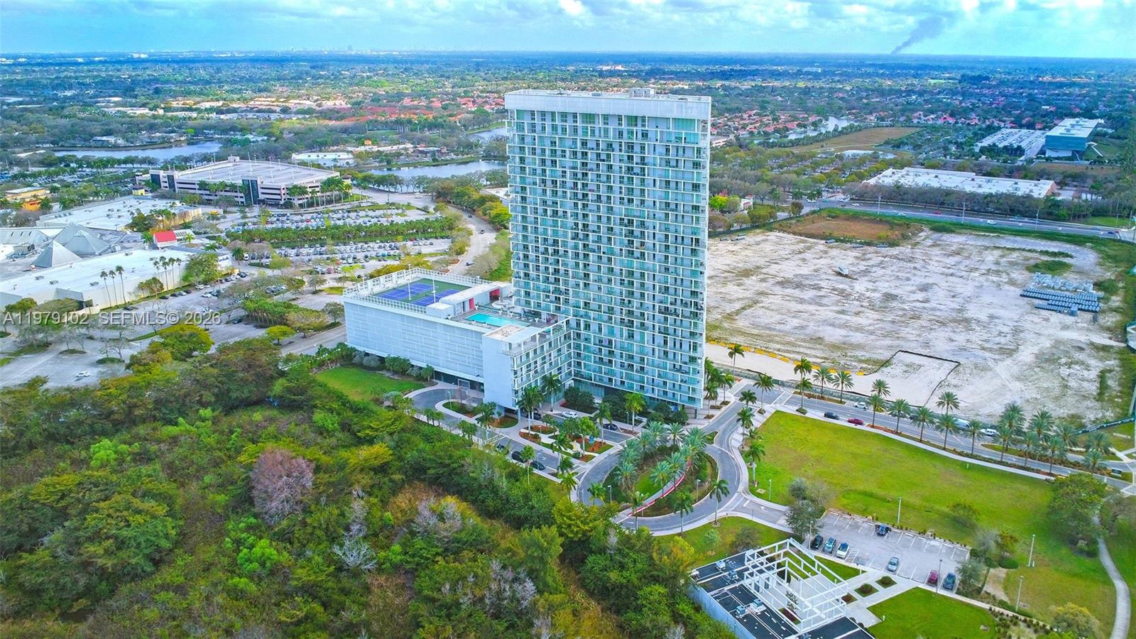2000 Metropica Way Ph02 Property Photo 80