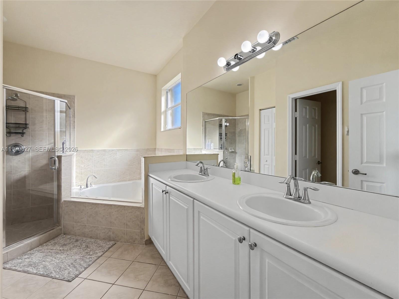 363 Ne 25th Ter Property Photo 30