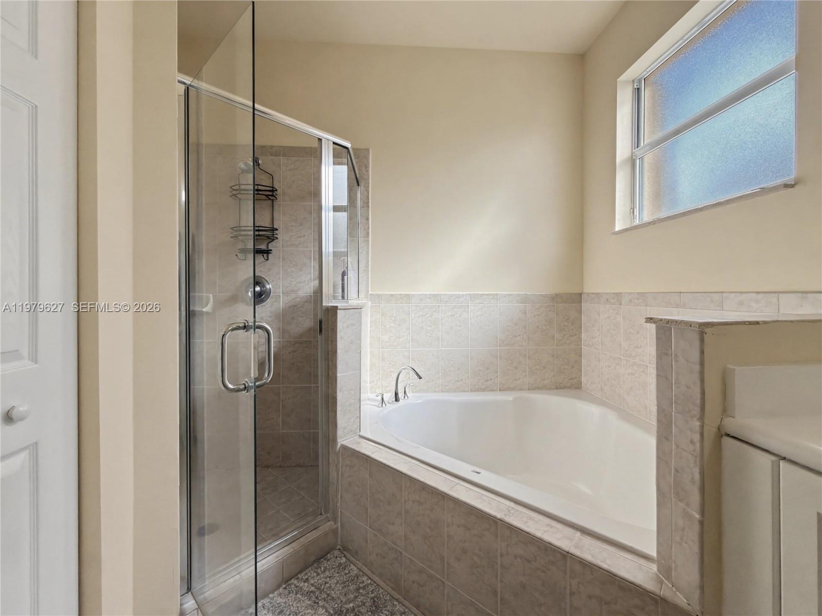 363 Ne 25th Ter Property Photo 31