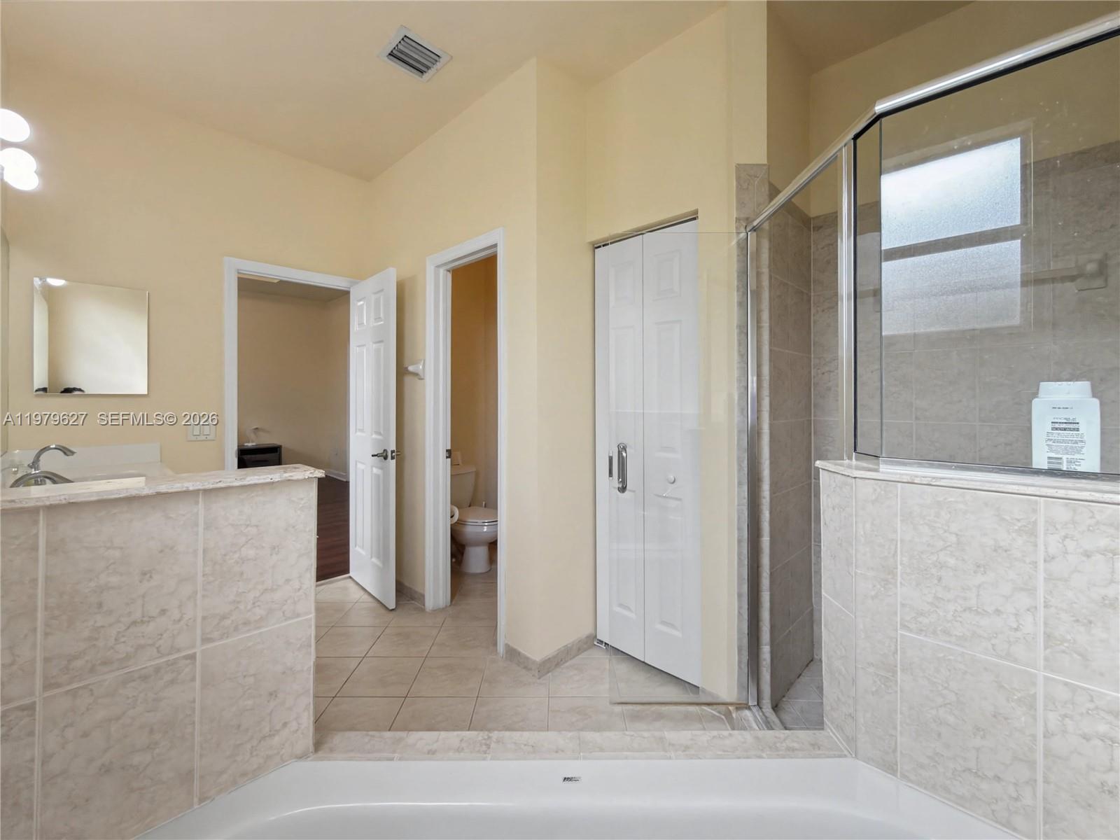 363 Ne 25th Ter Property Photo 32