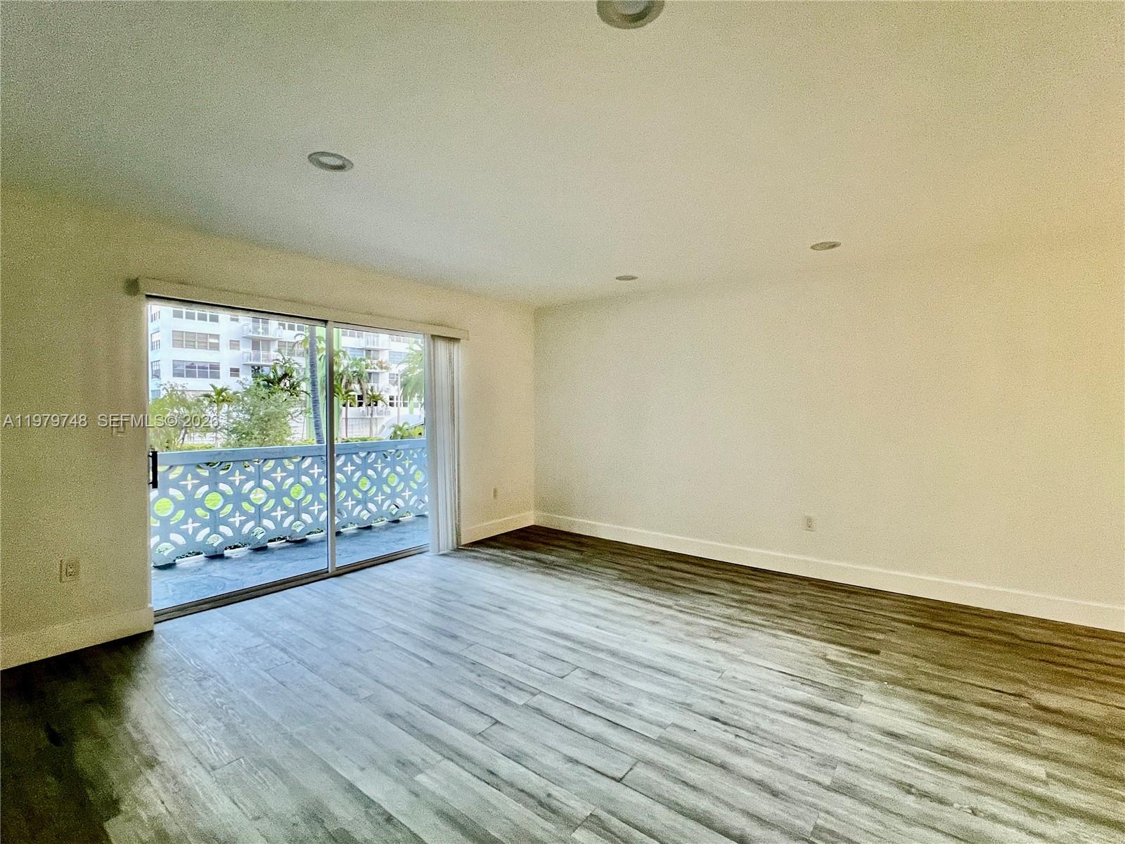 A11979748 Property Photo 5