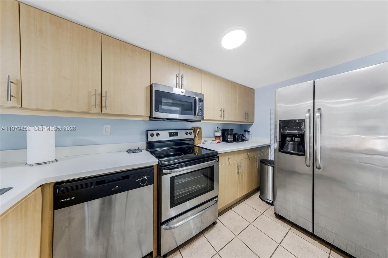 2951 S Bayshore Dr 215 Property Photo 8