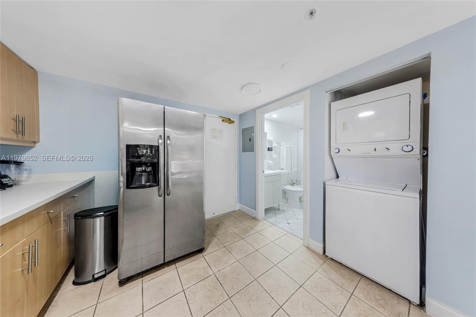 2951 S Bayshore Dr 215 Property Photo 11