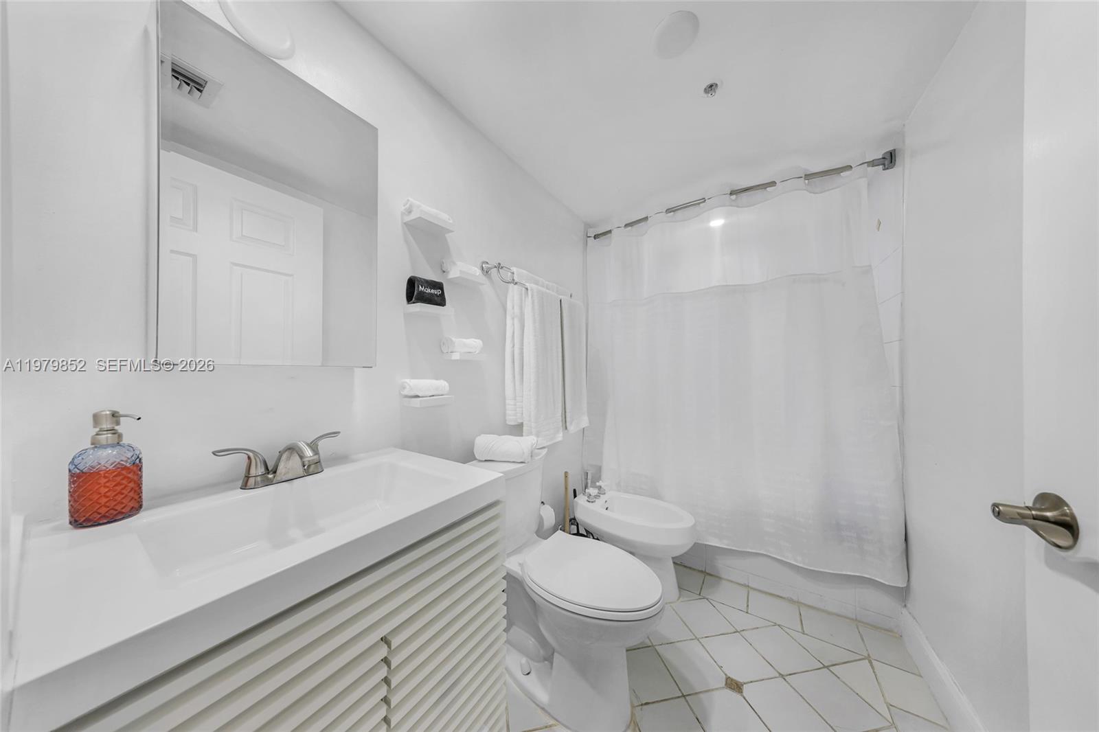 2951 S Bayshore Dr 215 Property Photo 13