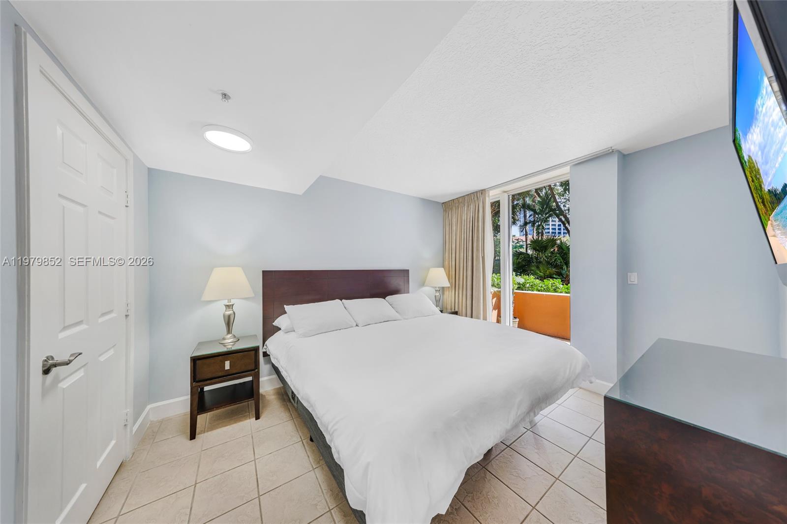 2951 S Bayshore Dr 215 Property Photo 19