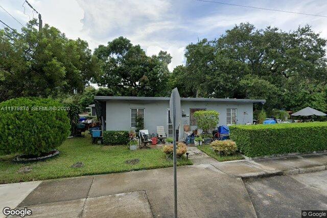 3490 Plaza St Property Photo 1