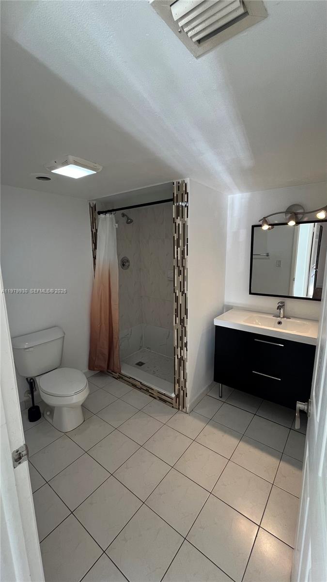 17500 N Bay Rd S403 Property Photo 7