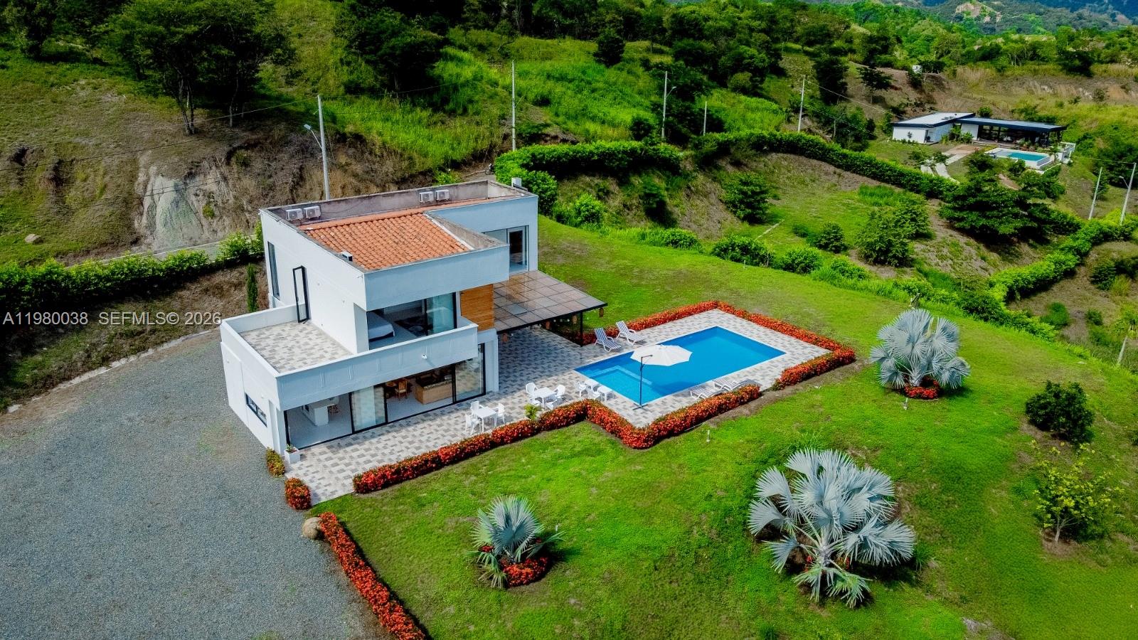A11980038 Property Photo 8