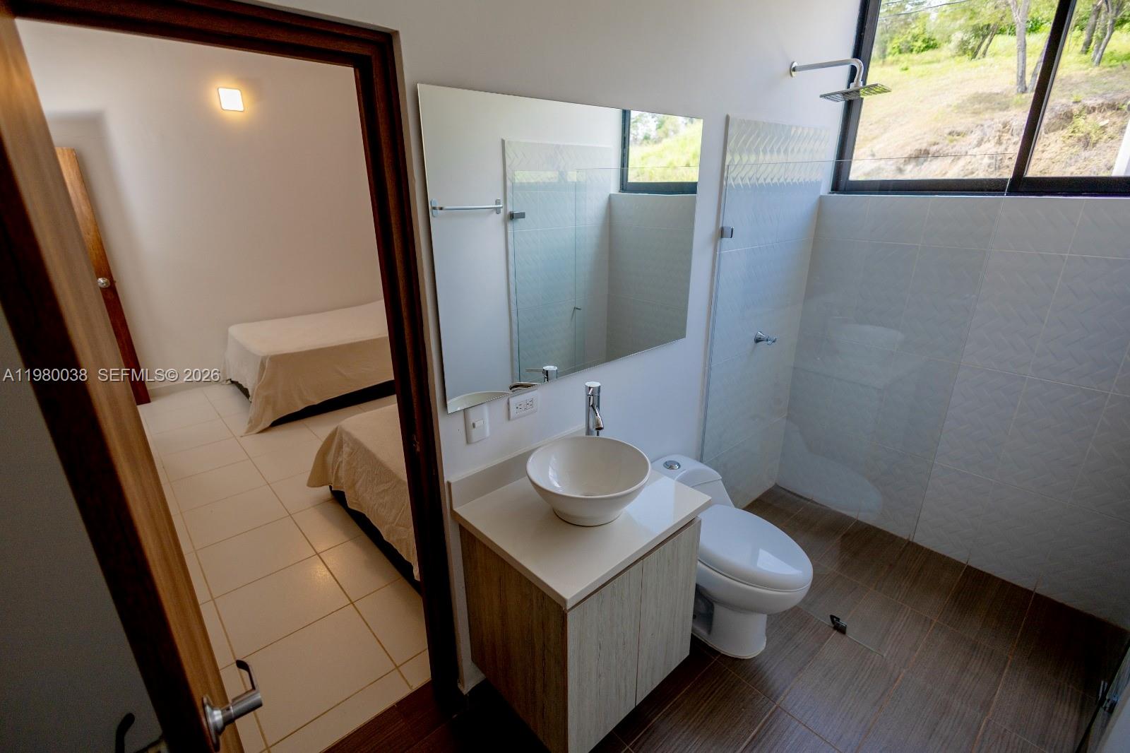 A11980038 Property Photo 33