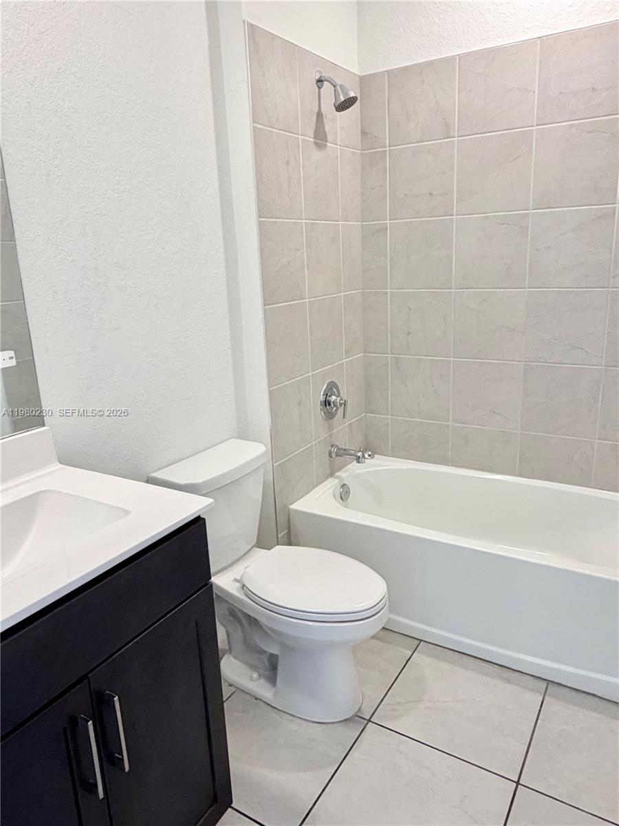 2418 Se 10th Ct Property Photo 9