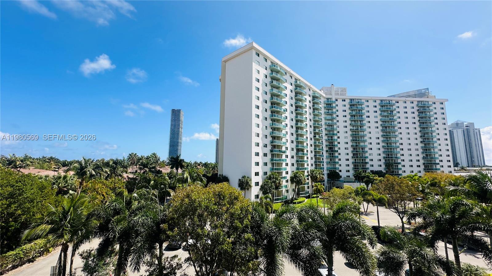 19390 Collins Ave 424 Property Photo 1