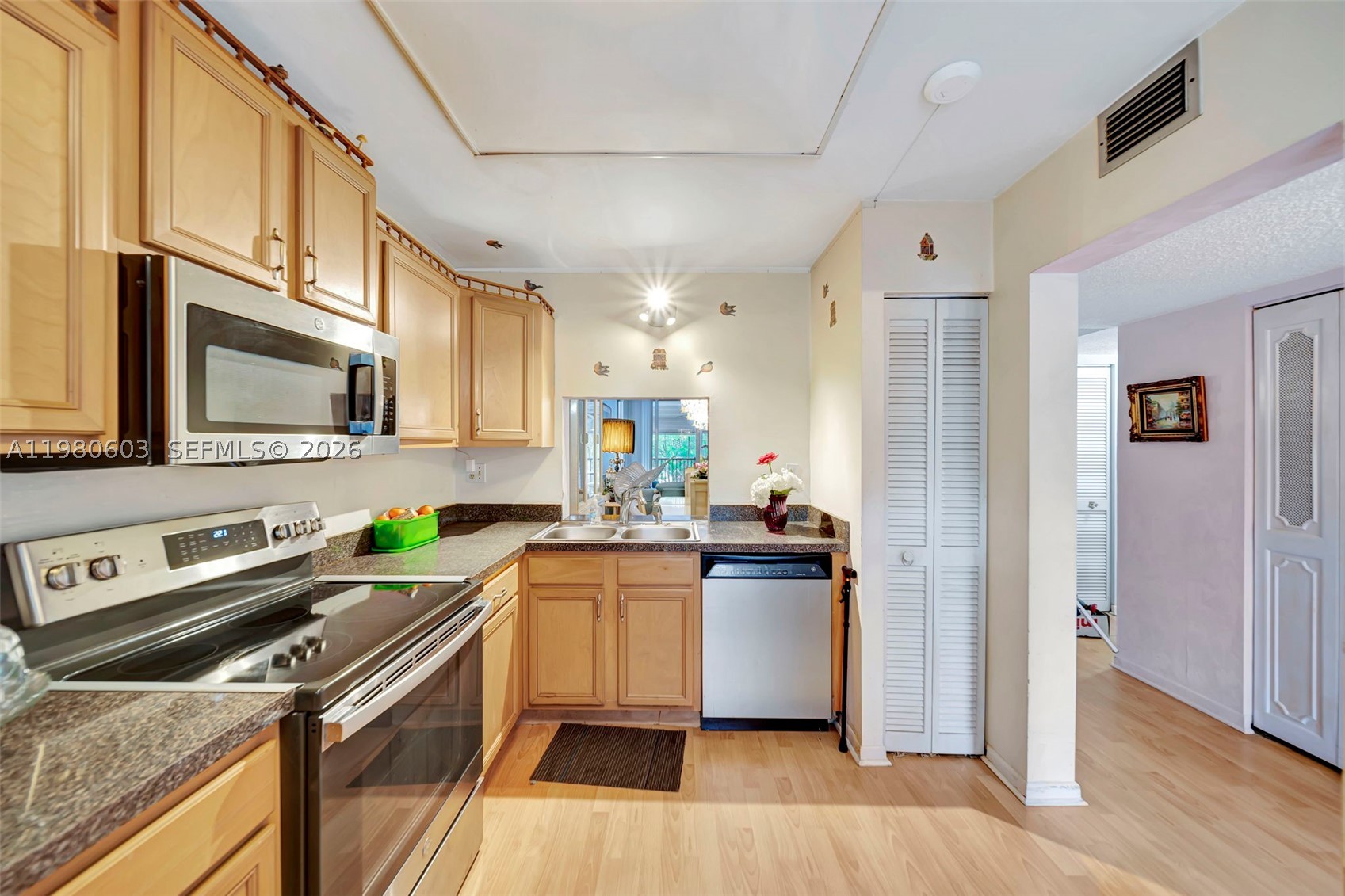 3940 Inverrary Blvd 303-a Property Photo 3