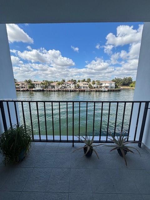 1400 S Ocean Dr 304 Property Photo 1