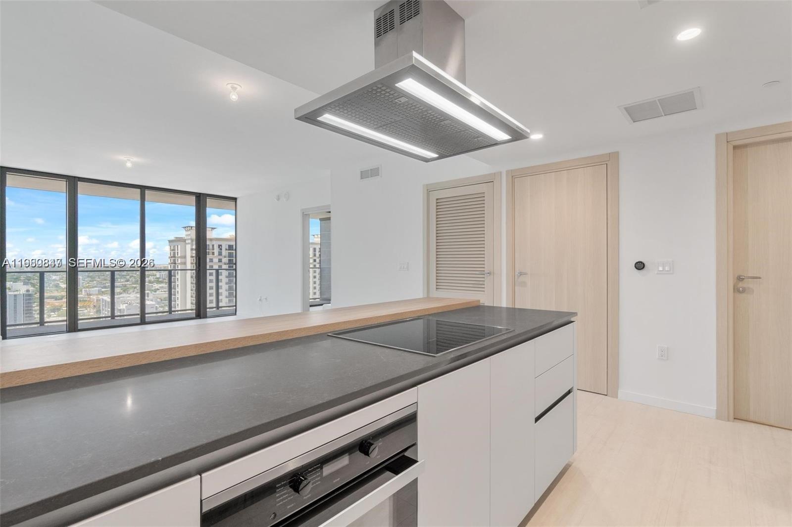 1000 Brickell Plz 3310 Property Photo 5