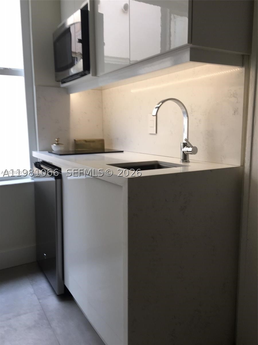 119 Menores Ave 8a Property Photo 3