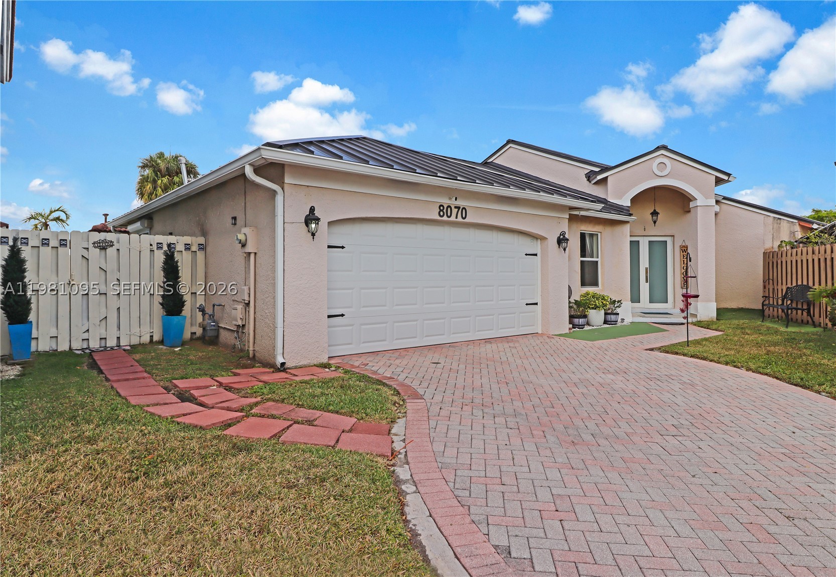 8070 SW 157th Pl Property Photo 1