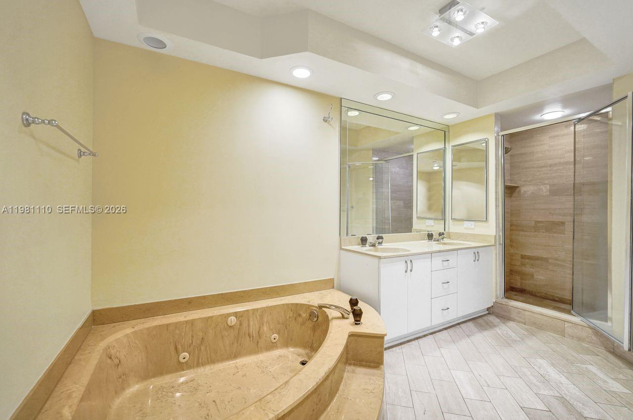 20281 E Country Club Dr 1703 Property Photo 27