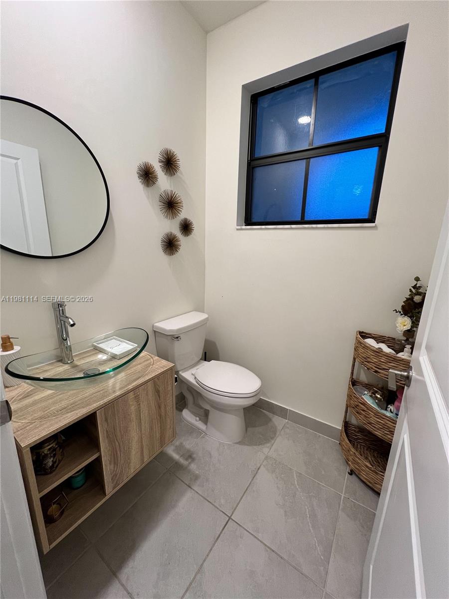 3328 W 114th Ter 3328 Property Photo 7