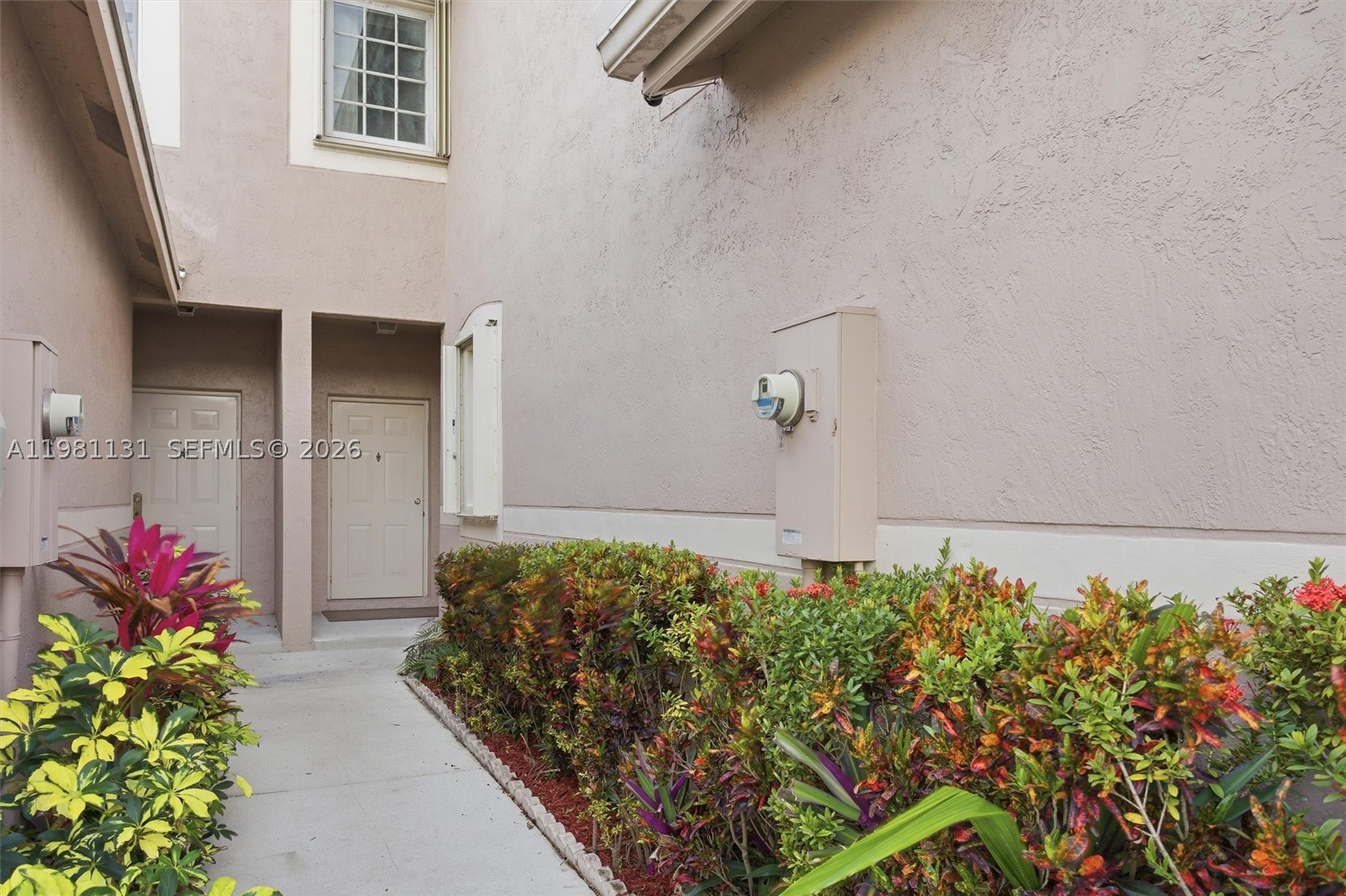 2066 Madeira Dr 2066 Property Photo 5