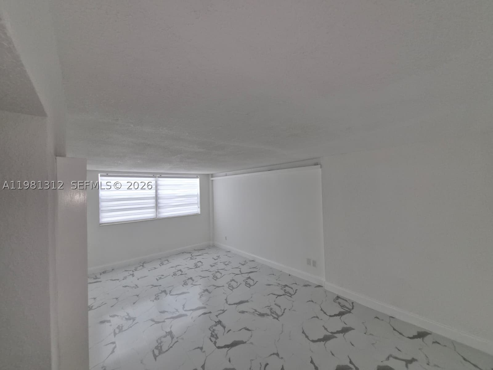 16410 Miami Dr 304 Property Photo 3