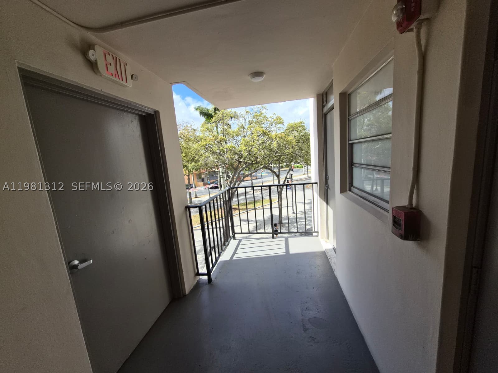 16410 Miami Dr 304 Property Photo 11