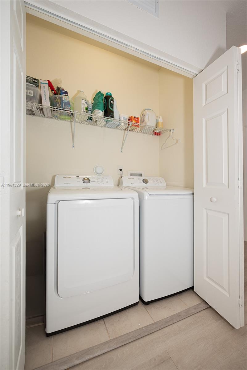 3438 W 104th Ter Property Photo 16