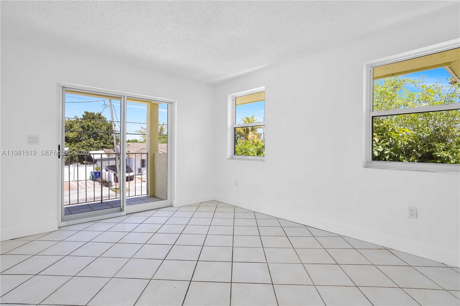 3524 Nw 4th Ter Property Photo 12