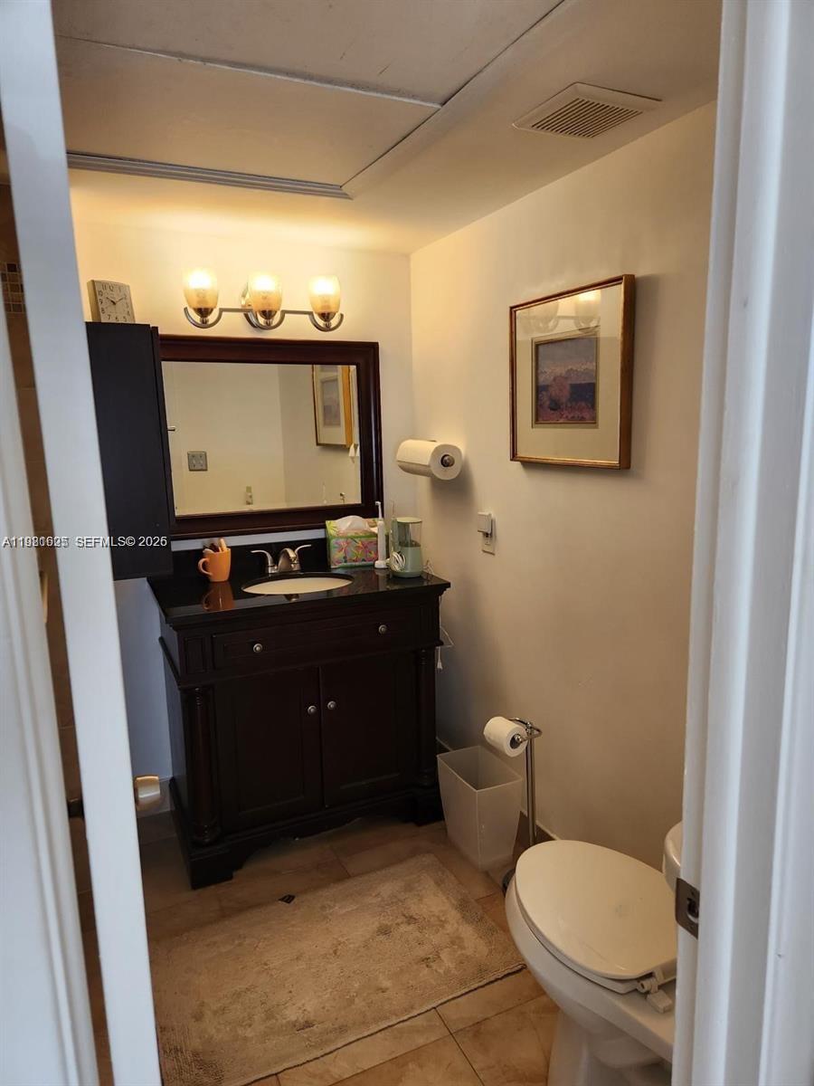9 Ne 19th Ct 208c Property Photo 2