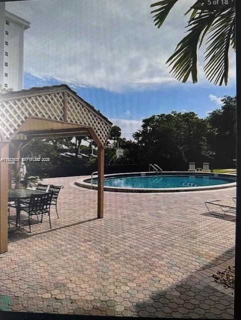 9 Ne 19th Ct 208c Property Photo 6