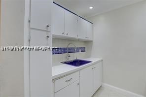 2020 Ne 51st Ct 203 Property Photo 17