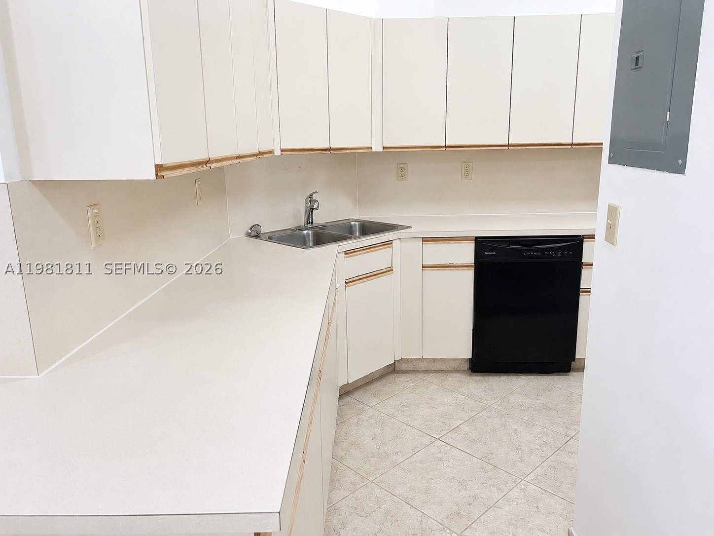 8816 Collins Ave 105 Property Photo 5