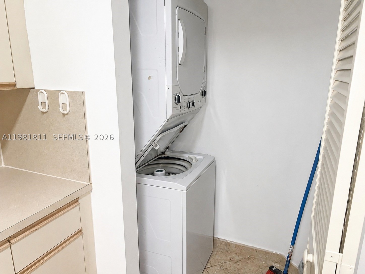8816 Collins Ave 105 Property Photo 8