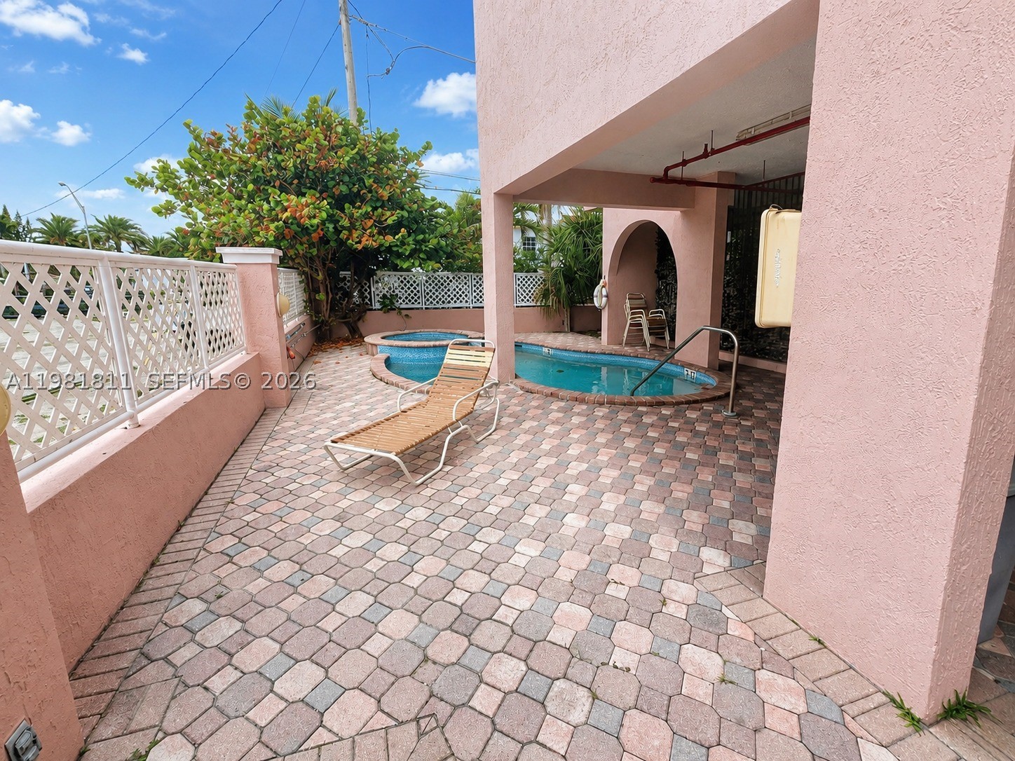 8816 Collins Ave 105 Property Photo 26