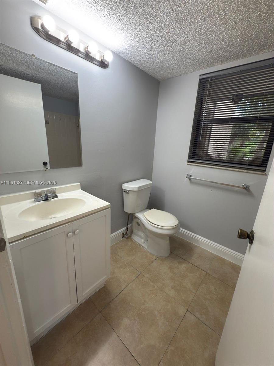 4521 W Mcnab Rd 11 Property Photo 17