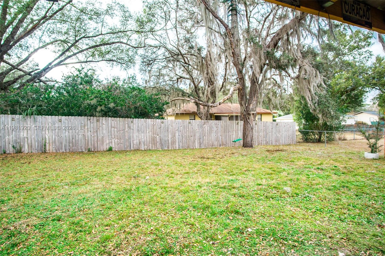 1123 Bucknell Property Photo 2