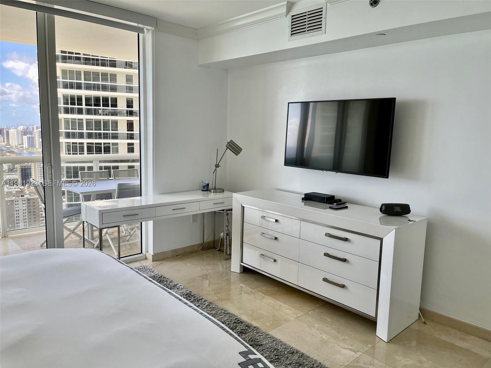 1830 S Ocean Dr 4004 Property Photo 17